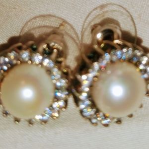 Beautiful ladies freshwater pearl earrings
